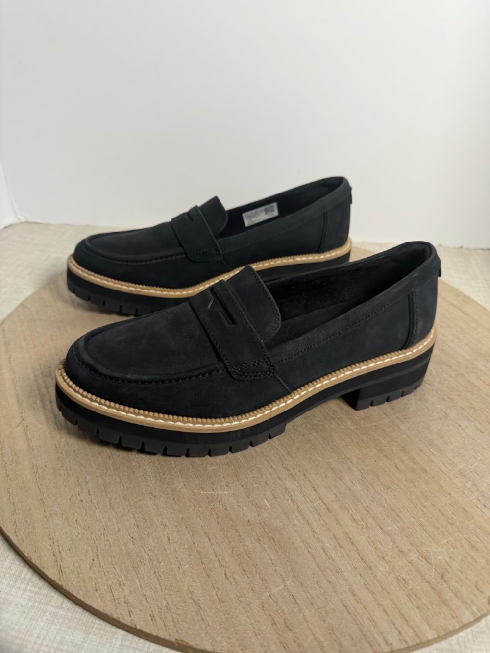 TOMS Black Leather Lug Sole Penny Loafers Women’s 8 Platform NWOT